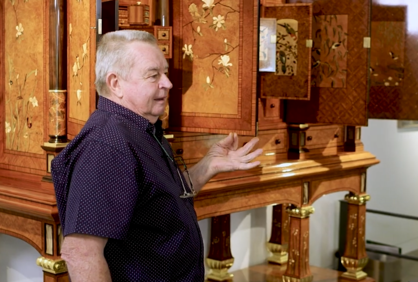 Hannah cabinet with many draws