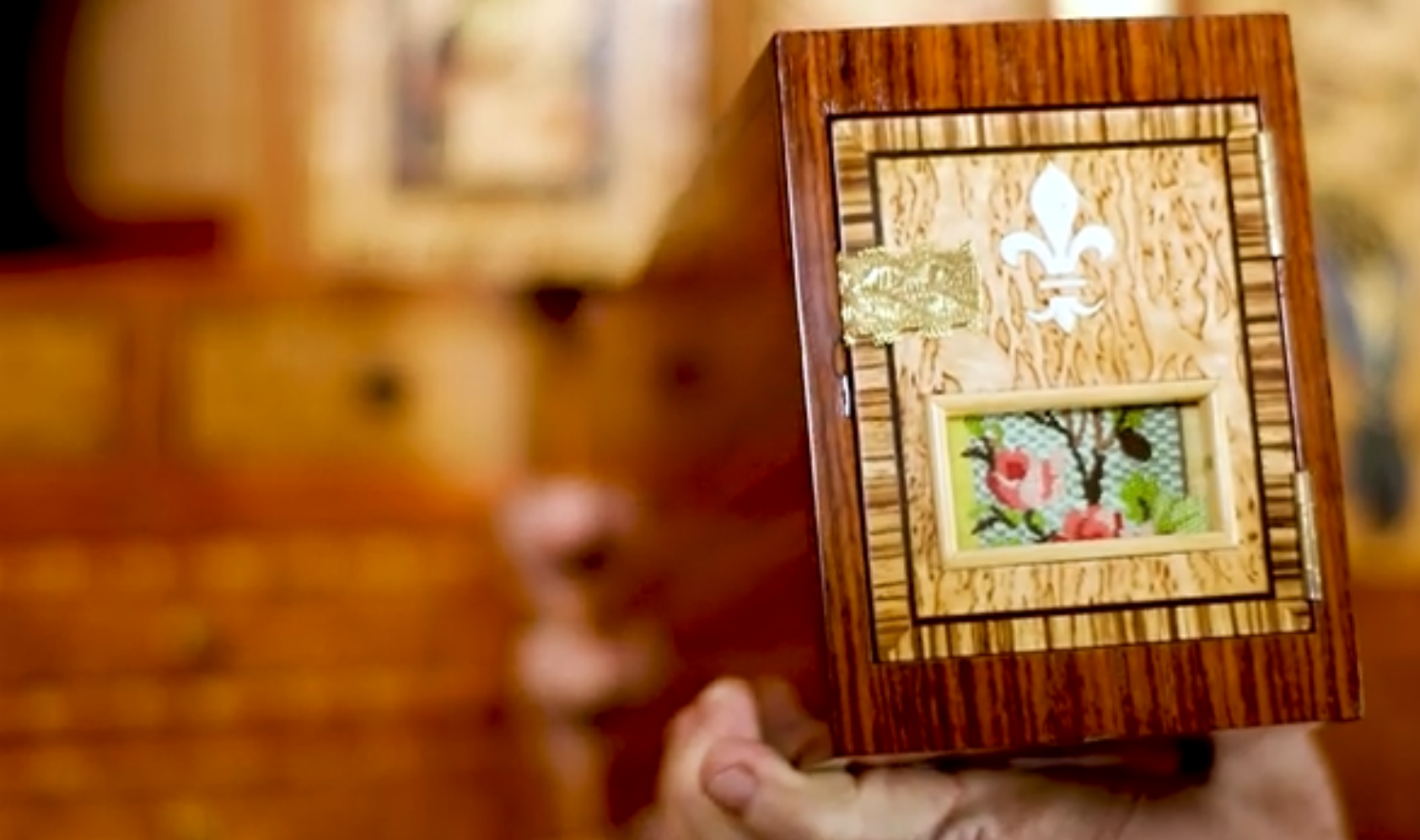 Hannah Cabinet Hidden treasures